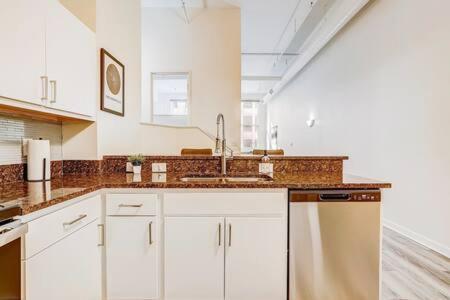 Cozysuites - 2Br With Direct Skybridge Access #1 Indianapolis Dış mekan fotoğraf